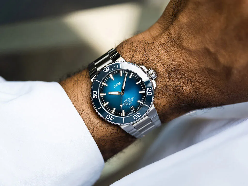 Aquis Date Calibre 400 - Bracelet - 43.5mm - Ref. 01 400 7763 4135-07 8 24 09PEB