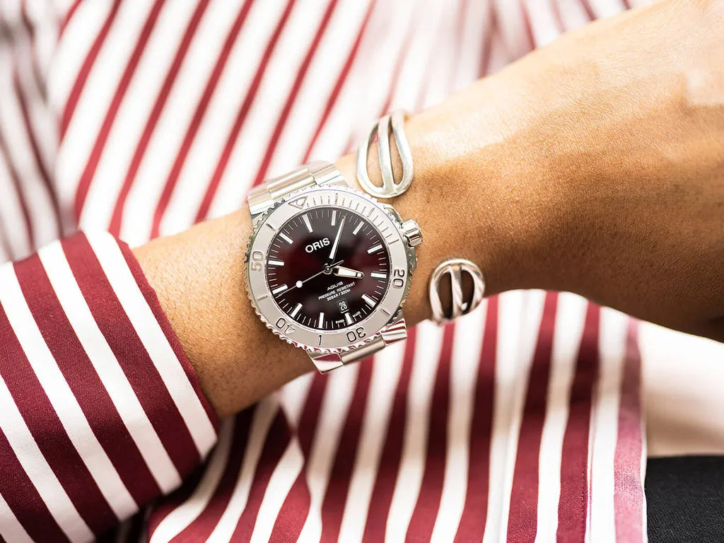 Aquis Date Relief Cherry - 41.5mm - Ref. 01 733 7766 4158-07 8 22 05PEB