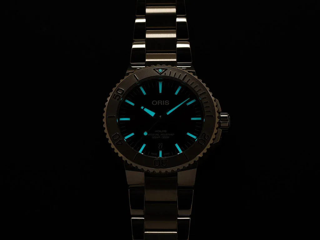 Aquis Date Relief Cherry - 41.5mm - Ref. 01 733 7766 4158-07 8 22 05PEB