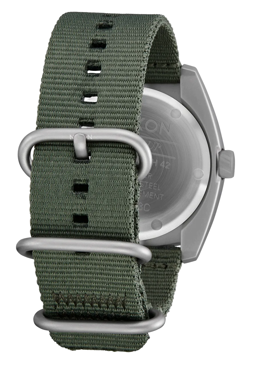 Clutch 42 - Matte Silver / Thyme