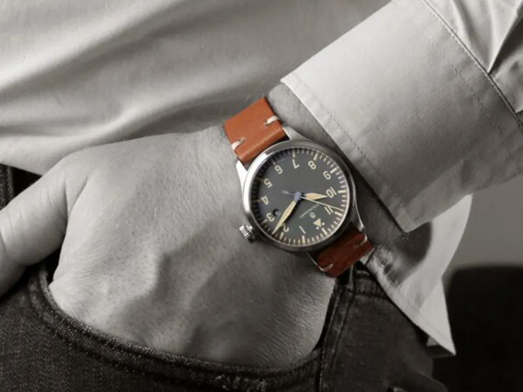 Nav B-Uhr 42 A-Muster Vintage Beige