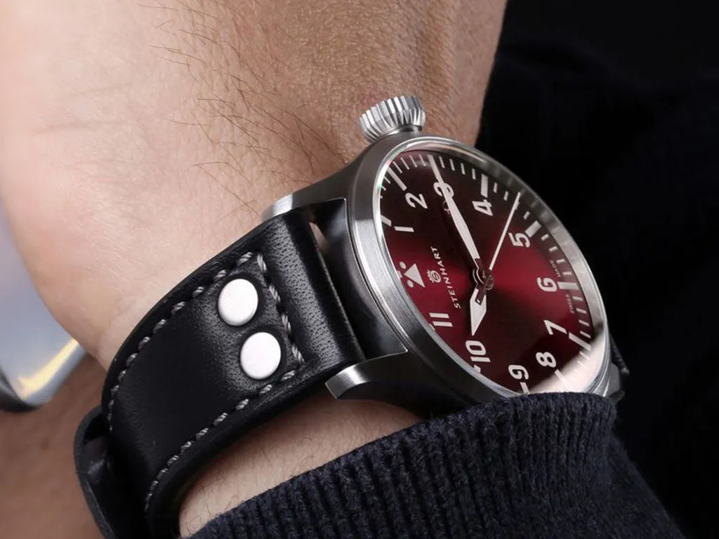 Nav B-Uhr 44 Date Red