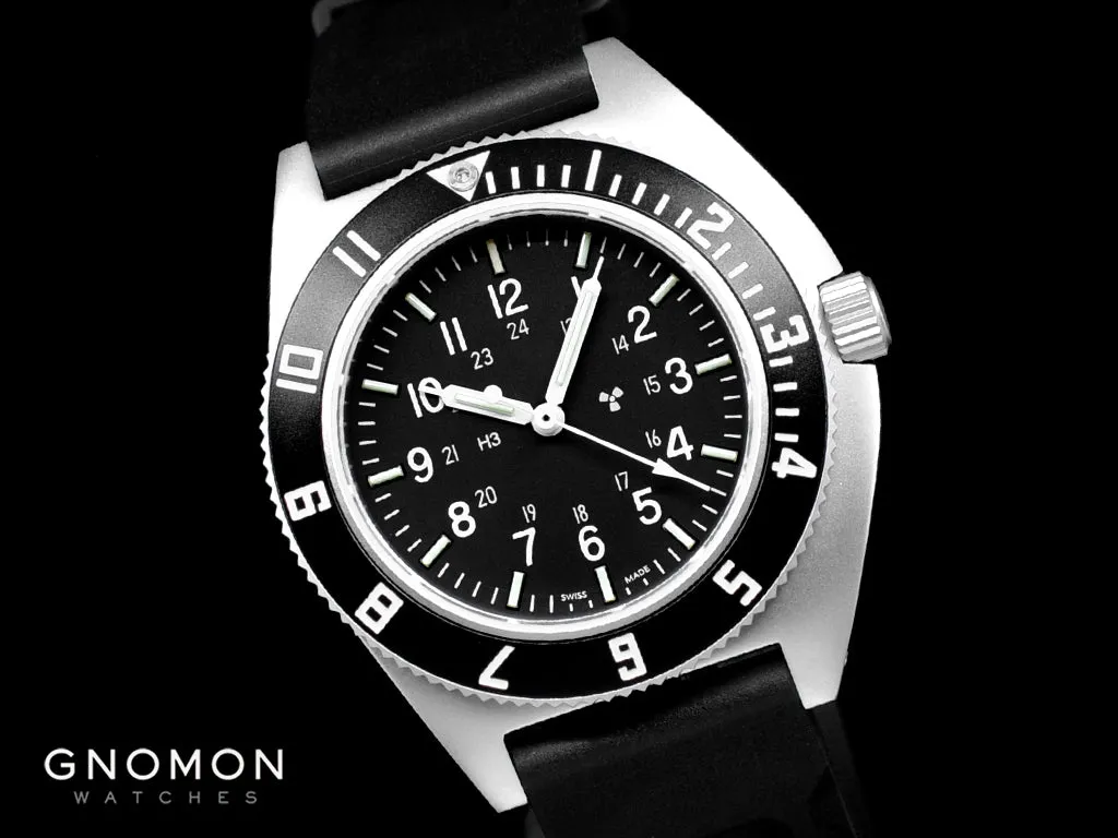 Pilot’s Navigator Stainless Steel Sterile Dial - 3-Piece Rubber Strap Kit Ref. WW194001SS-0830