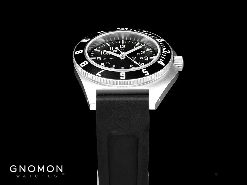 Pilot’s Navigator Stainless Steel Sterile Dial - 3-Piece Rubber Strap Kit Ref. WW194001SS-0830