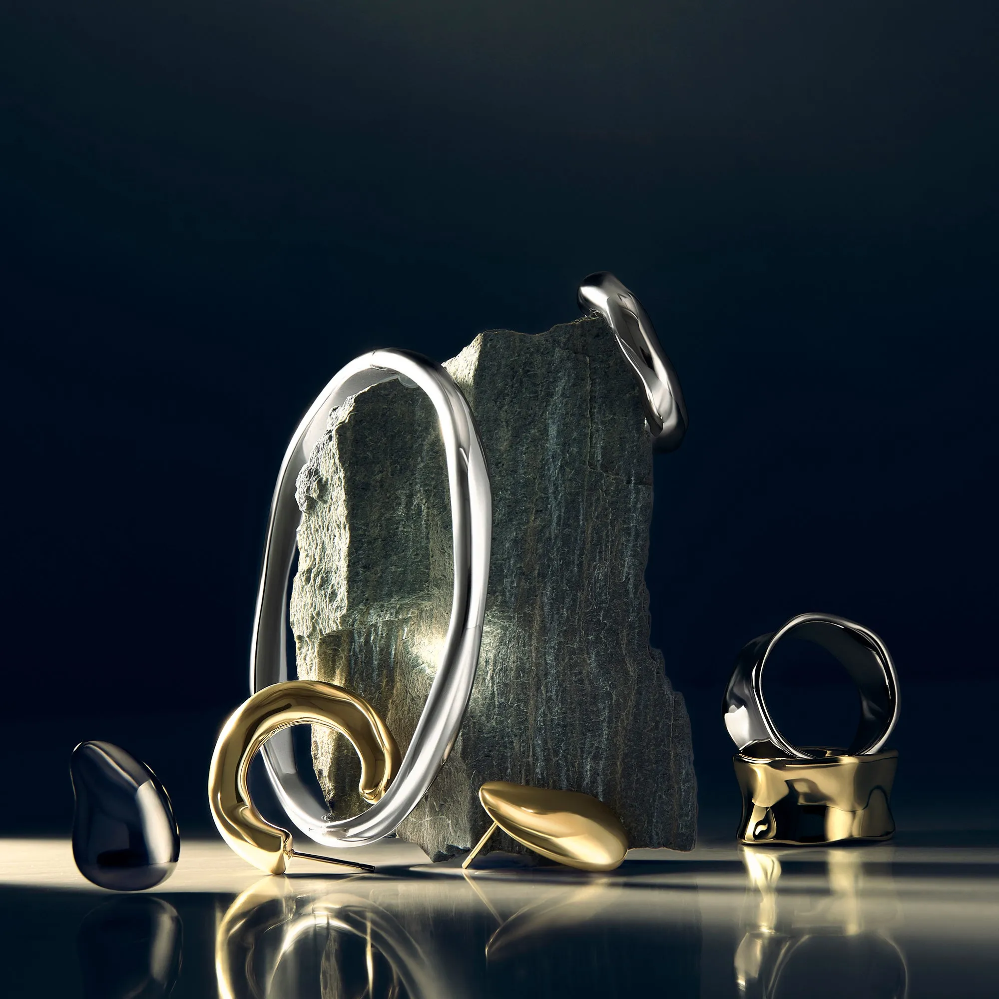 Raya Hoop Earrings