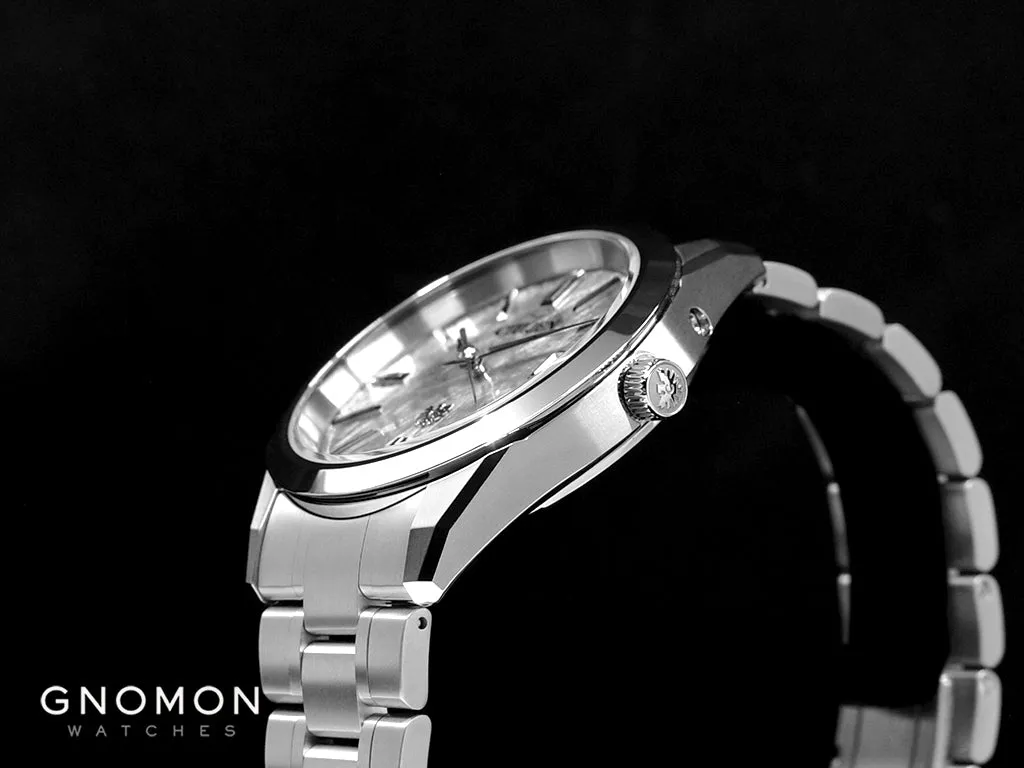 The Citizen Eco-Drive Super Titanium Soaring Eagle Silver Ref. AQ4100-57B